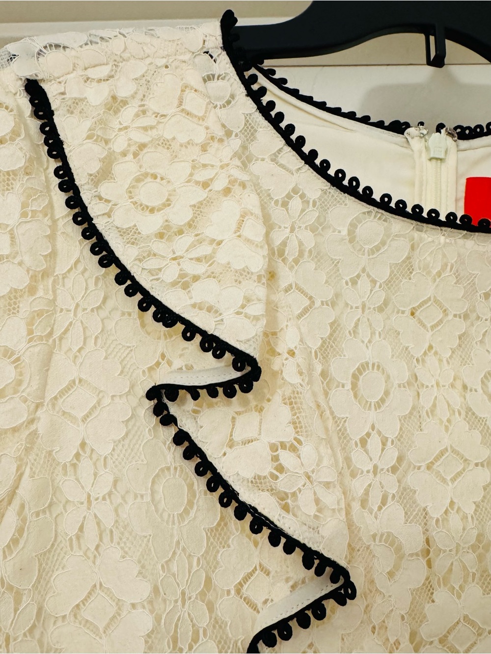 Monique Lhuillier White Lace Long-Sleeve Ruffle Dress with Black Trim - Picture 9 of 13